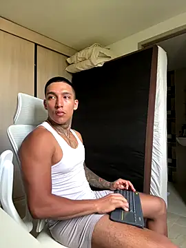 Snapshot of sendfer chatting on 11/19/25, 09:26 sendfer online show from 11/19/25, 09:26