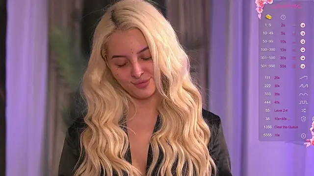 Snapshot of VictoriaMorrone chatting on 02/18/25, 08:03 VictoriaMorrone online show from 02/18/25, 08:03