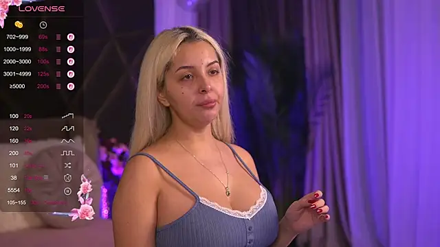 Snapshot of VictoriaMorrone chatting on 03/22/25, 04:35 VictoriaMorrone online show from 03/22/25, 04:35