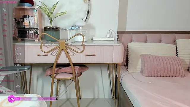  Joliie  online show from 01/31/25, 01:45