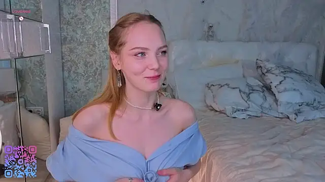 Snapshot of SoniaScott chatting on 11/12/25, 02:56 SoniaScott online show from 11/12/25, 02:56