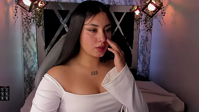 Snapshot of Lia_14_ chatting on 12/31/24, 11:31 Lia 14 online show from 12/31/24, 11:31