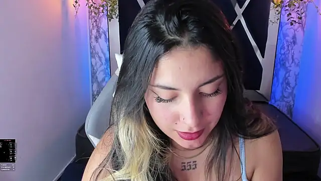 Snapshot of Lia_14_ chatting on 01/05/25, 05:20 Lia 14 online show from 01/05/25, 05:20