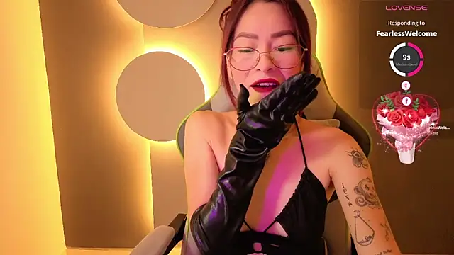 Snapshot of rosse_98_ chatting on 05/08/26, 12:32 rosse 98 online show from 05/08/26, 12:32