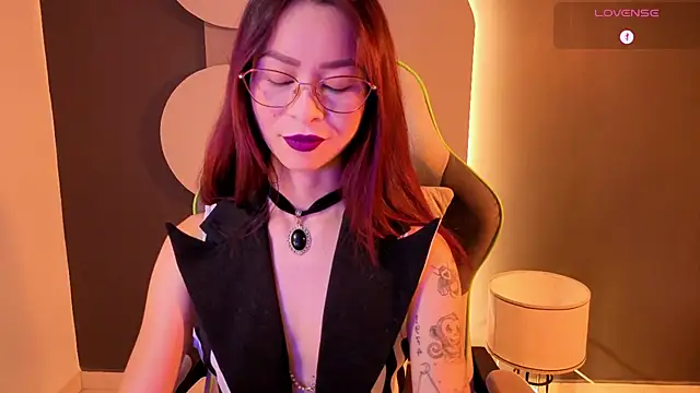 Snapshot of rosse_98_ chatting on 05/13/26, 12:46 rosse 98 online show from 05/13/26, 12:46