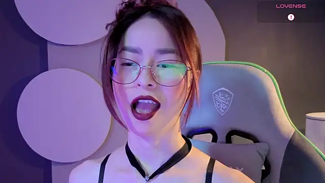 Snapshot of rosse_98_ chatting on 06/07/26, 02:10 rosse 98 online show from 06/07/26, 02:10