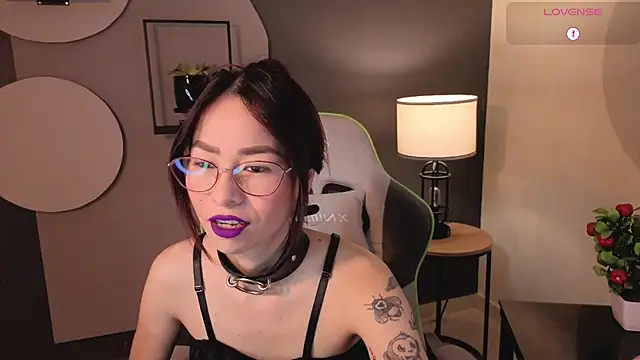 Snapshot of rosse_98_ chatting on 07/11/26, 01:36 rosse 98 online show from 07/11/26, 01:36