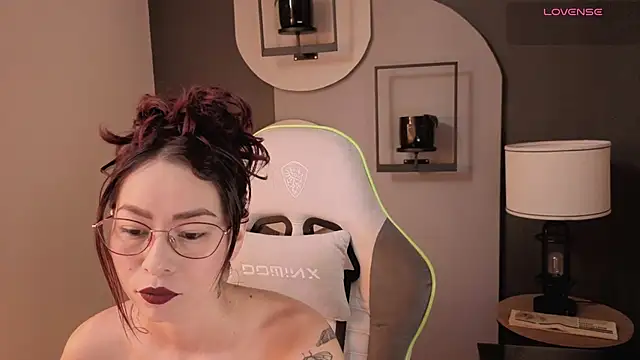 Snapshot of rosse_98_ chatting on 08/01/26, 02:49 rosse 98 online show from 08/01/26, 02:49