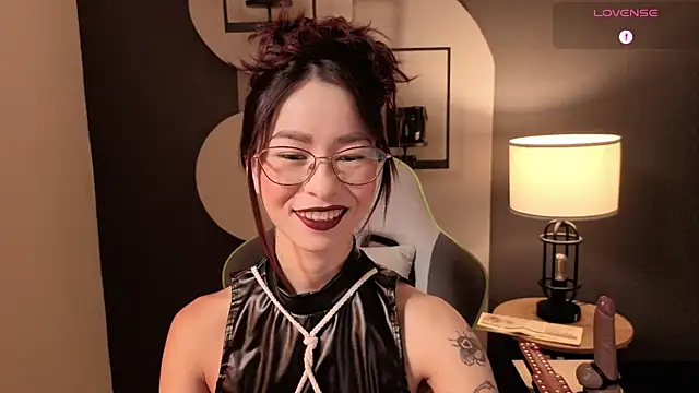 Snapshot of rosse_98_ chatting on 08/06/26, 01:46 rosse 98 online show from 08/06/26, 01:46