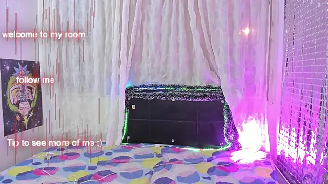 Snapshot of Megan_Miles02 chatting on 12/19/24, 03:18 Megan Miles02 online show from 12/19/24, 03:18