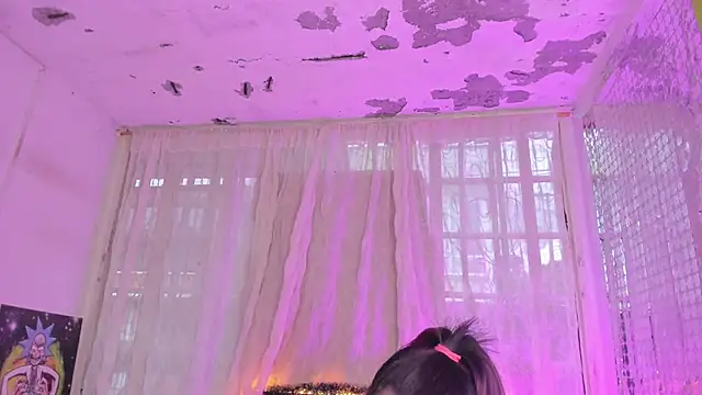 Snapshot of Megan_Miles02 chatting on 12/19/24, 10:42 Megan Miles02 online show from 12/19/24, 10:42