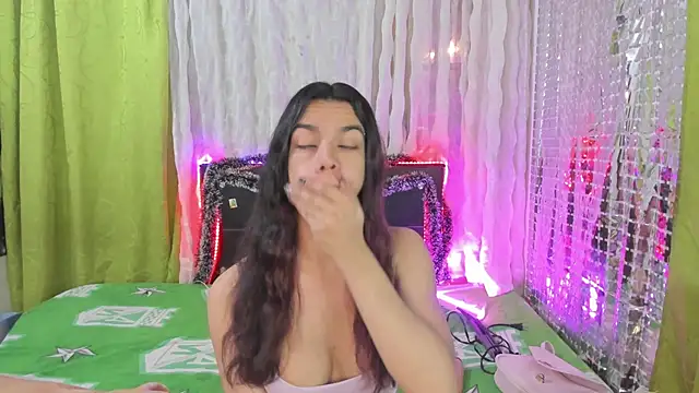 Snapshot of Megan_Miles02 chatting on 12/26/24, 11:24 Megan Miles02 online show from 12/26/24, 11:24