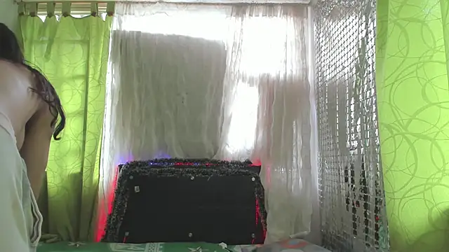 Snapshot of Megan_Miles02 chatting on 12/29/24, 05:33 Megan Miles02 online show from 12/29/24, 05:33