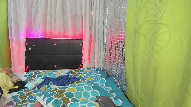 Snapshot of Megan_Miles02 chatting on 02/14/25, 06:23 Megan Miles02 online show from 02/14/25, 06:23