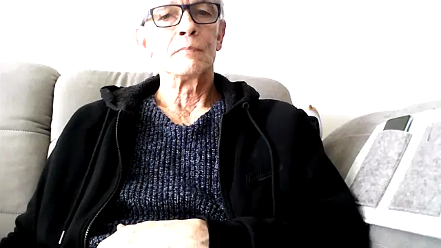 Snapshot of berfri chatting on 03/01/26, 12:18 berfri online show from 03/01/26, 12:18