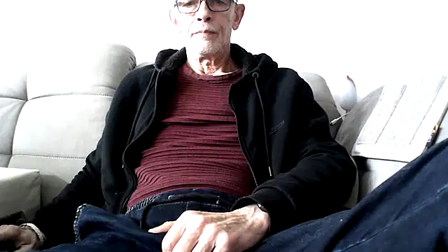 Snapshot of berfri chatting on 03/14/26, 12:21 berfri online show from 03/14/26, 12:21