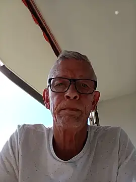 Snapshot of berfri chatting on 06/09/26, 01:34 berfri online show from 06/09/26, 01:34