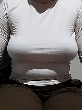 Snapshot of Elaa_Su chatting on 01/31/25, 10:21 Elaa Su online show from 01/31/25, 10:21