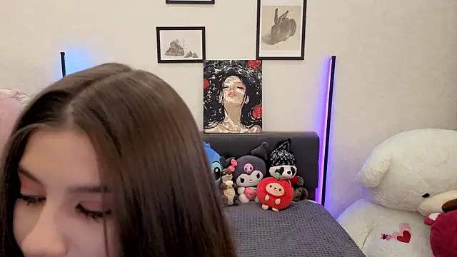 Snapshot of dolly_ll chatting on 11/08/25, 01:11 dolly ll online show from 11/08/25, 01:11