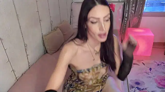 AlicianeFrancaise online show from 11/16/25, 12:11