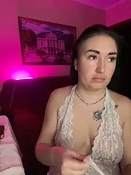 Roxana Bell online show from 01/31/25, 02:07