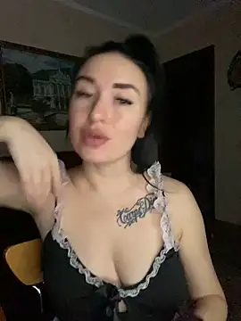 Roxana Bell online show from 12/05/25, 12:47