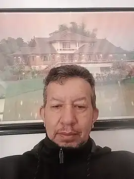 Snapshot of mr_jhons_ chatting on 07/11/26, 01:47 mr jhons online show from 07/11/26, 01:47
