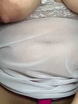 Snapshot of Linda-Mora chatting on 09/11/25, 10:26 Linda-Mora online show from 09/11/25, 10:26