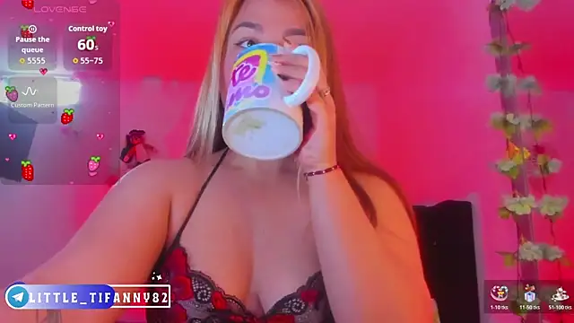 Snapshot of little_tifanny82 chatting on 01/12/26, 02:33 little tifanny82 online show from 01/12/26, 02:33