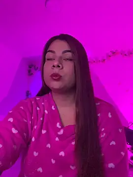 Snapshot of little_tifanny82 chatting on 02/24/26, 03:21 little tifanny82 online show from 02/24/26, 03:21