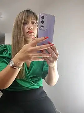 tata laima   online show from 11/05/25, 03:45