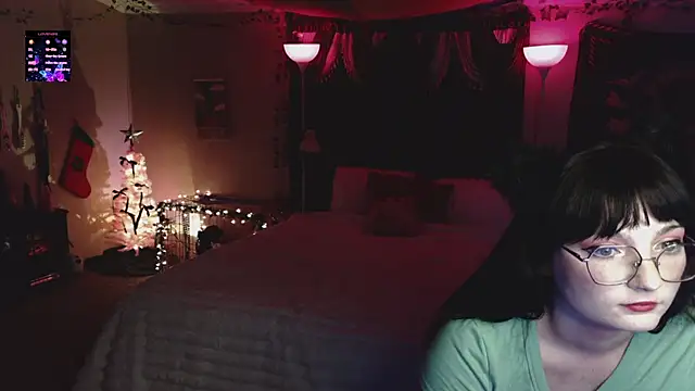 urpuppymoon online show from 12/04/25, 01:15