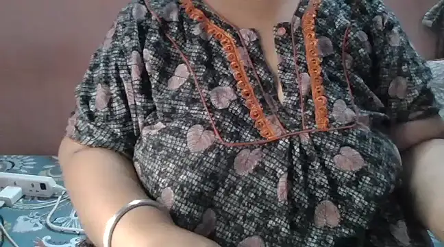 Snapshot of Ravina_patil1 chatting on 01/12/25, 11:15 Ravina patil1 online show from 01/12/25, 11:15