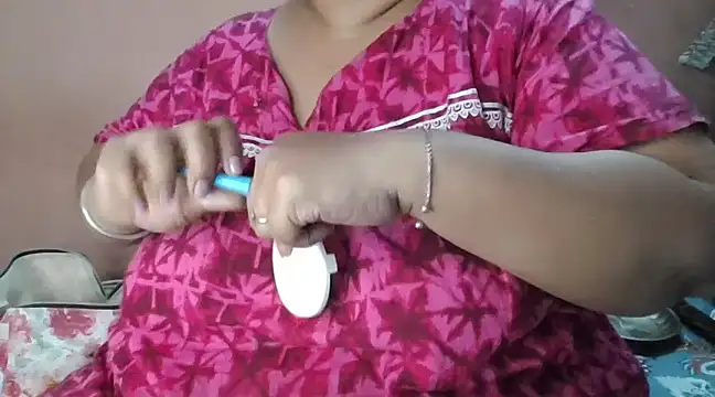 Snapshot of Ravina_patil1 chatting on 01/13/25, 03:47 Ravina patil1 online show from 01/13/25, 03:47