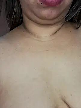 Snapshot of Ravina_patil1 chatting on 02/11/25, 03:40 Ravina patil1 online show from 02/11/25, 03:40