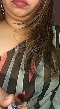 Snapshot of Ravina_patil1 chatting on 02/14/25, 07:23 Ravina patil1 online show from 02/14/25, 07:23