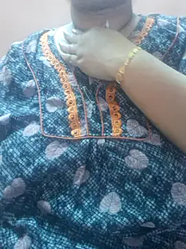 Snapshot of Ravina_patil1 chatting on 03/05/25, 09:48 Ravina patil1 online show from 03/05/25, 09:48