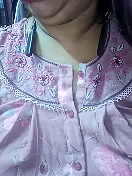 Snapshot of Ravina_patil1 chatting on 09/10/25, 04:51 Ravina patil1 online show from 09/10/25, 04:51