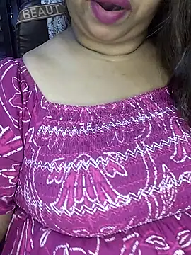 Snapshot of Ravina_patil1 chatting on 09/26/25, 11:03 Ravina patil1 online show from 09/26/25, 11:03