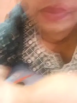 Snapshot of Ravina_patil1 chatting on 10/03/25, 05:10 Ravina patil1 online show from 10/03/25, 05:10