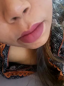 Snapshot of Ravina_patil1 chatting on 10/12/25, 10:25 Ravina patil1 online show from 10/12/25, 10:25