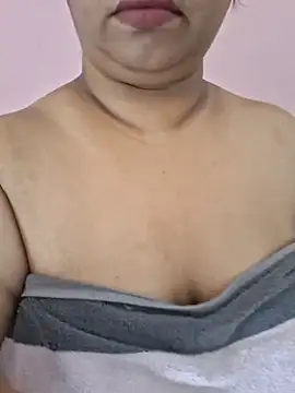 Ravina patil1 online show from 04/23/26, 04:46