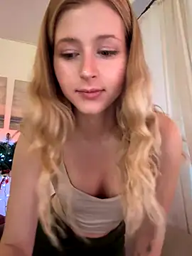 LunaRase online show from 12/17/25, 10:10