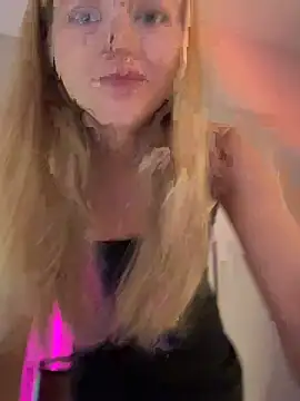 Snapshot of LunaRase chatting on 07/18/26, 06:01 LunaRase online show from 07/18/26, 06:01