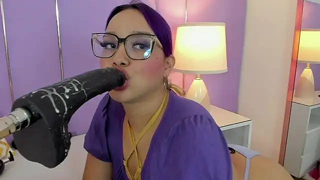 SophyRuiz  online show from 10/06/25, 12:02