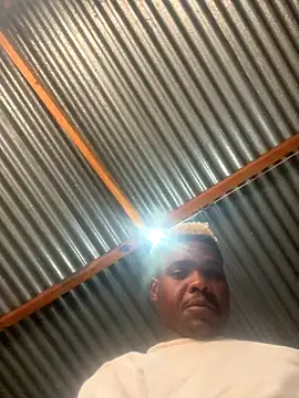 Snapshot of Maskman941 chatting on 10/17/25, 02:08 Maskman941 online show from 10/17/25, 02:08