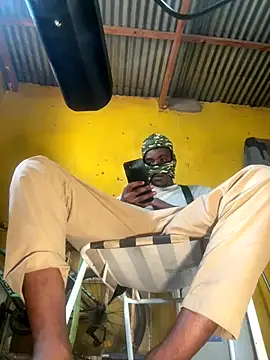 Snapshot of Maskman941 chatting on 10/28/25, 01:58 Maskman941 online show from 10/28/25, 01:58