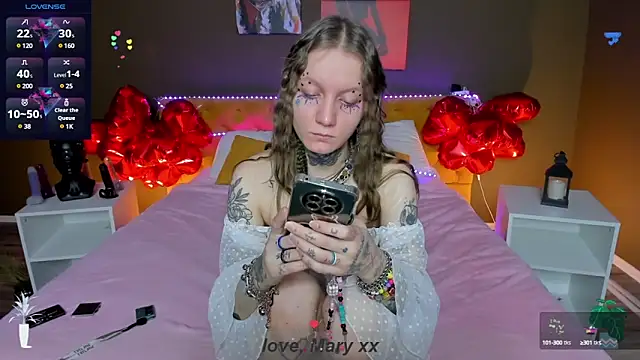 Mary Xextra online show from 02/14/25, 01:13