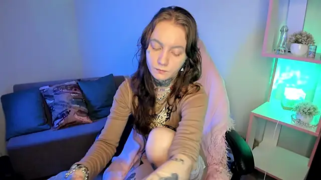 Mary Xextra online show from 09/27/25, 12:15