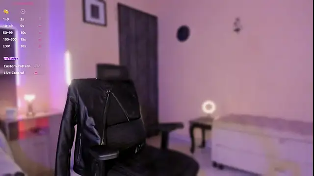 Snapshot of Jess_Collen chatting on 02/27/25, 10:59 Jess Collen online show from 02/27/25, 10:59